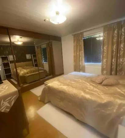 Omakotitalo Max Kuudelle Lahella Powerparkia Apartmán *